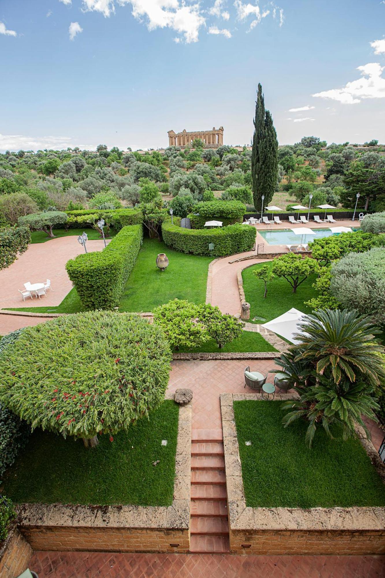 Villa Athena Resort Agrigento Zewnętrze zdjęcie The gardens of the hotel