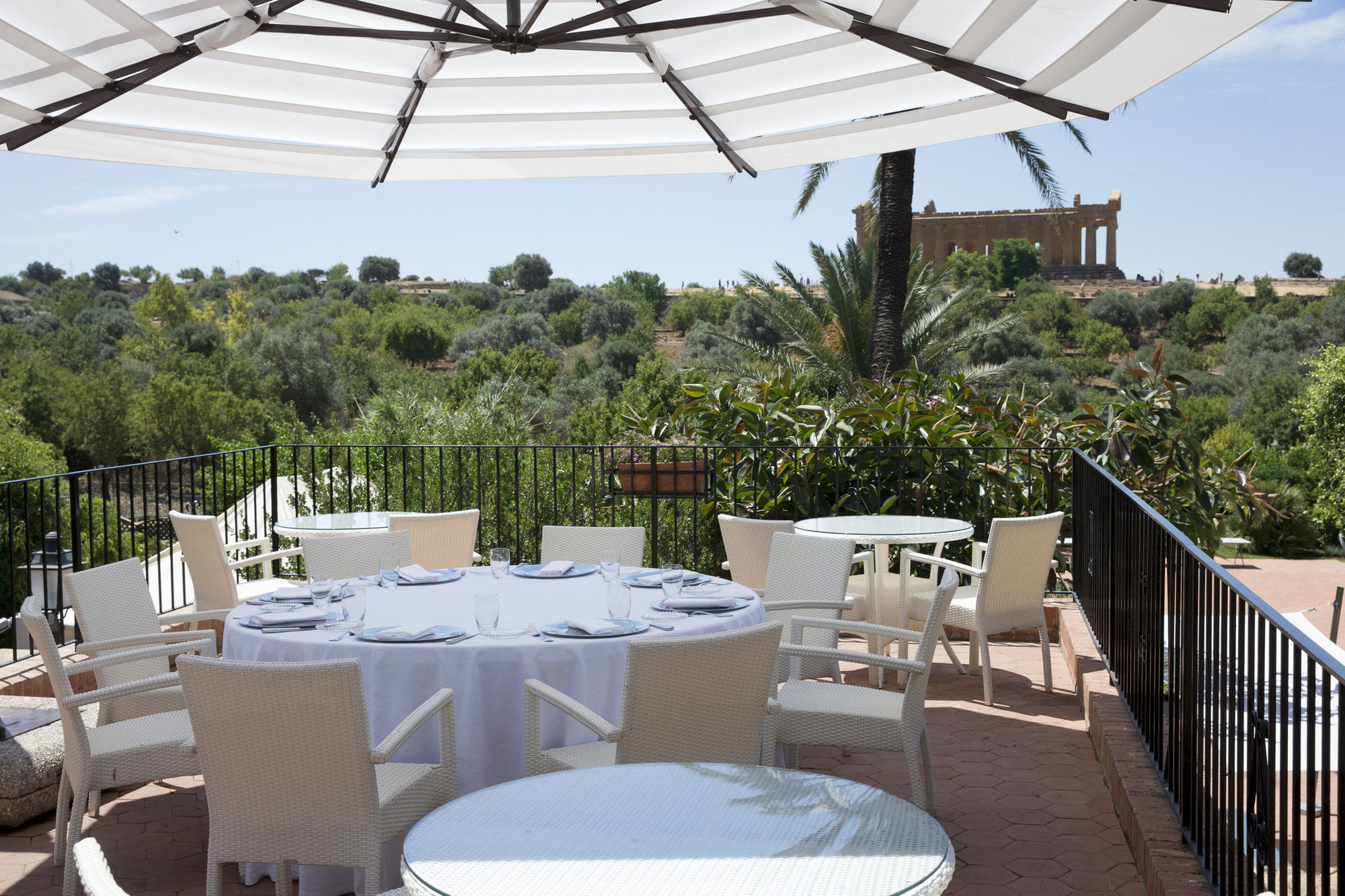 Villa Athena Resort Agrigento Zewnętrze zdjęcie The hotel's terrace