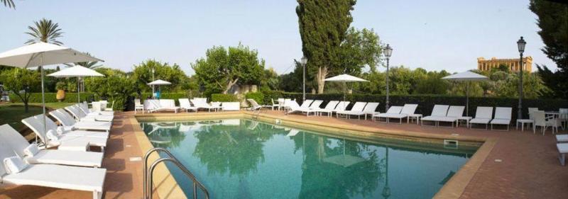 Villa Athena Resort Agrigento Zewnętrze zdjęcie The swimming pool at the hotel