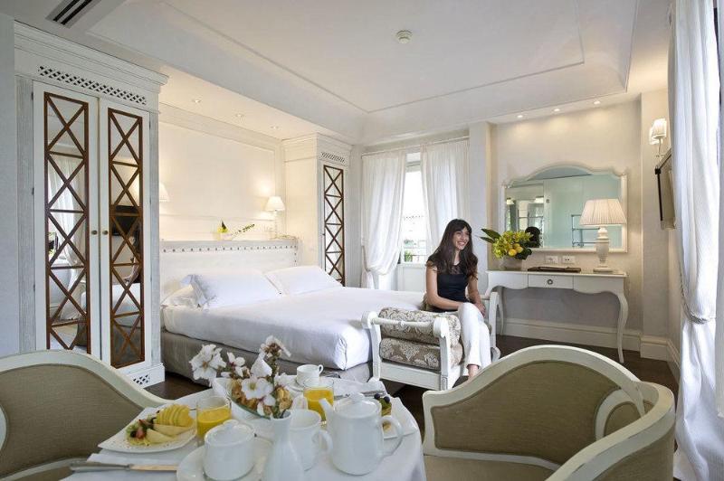 Villa Athena Resort Agrigento Zewnętrze zdjęcie A suite at the Mandarin Oriental, Bangkok